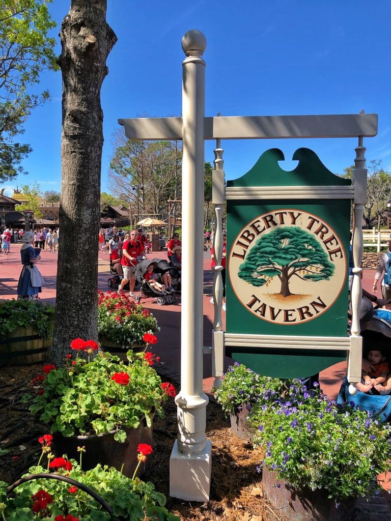 Vegan Disney Food Review: Lunch at Liberty Tree Tavern in the Magic Kingdom at Walt Disney World