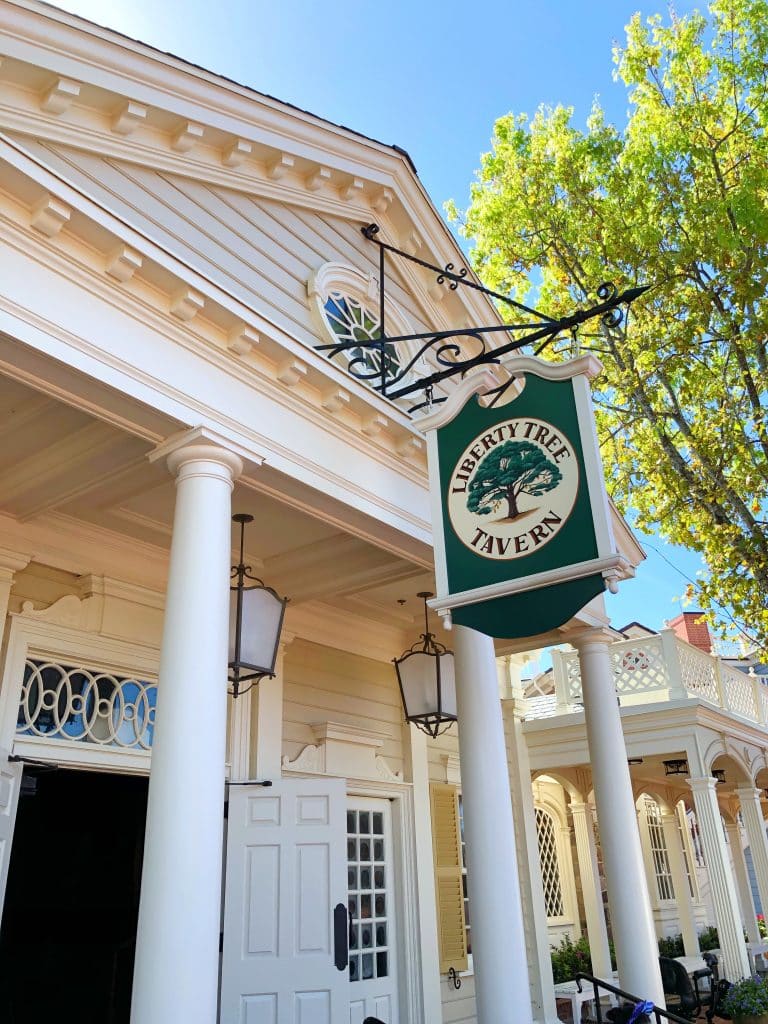 Vegan Disney Food Review: Lunch at Liberty Tree Tavern in the Magic Kingdom at Walt Disney World