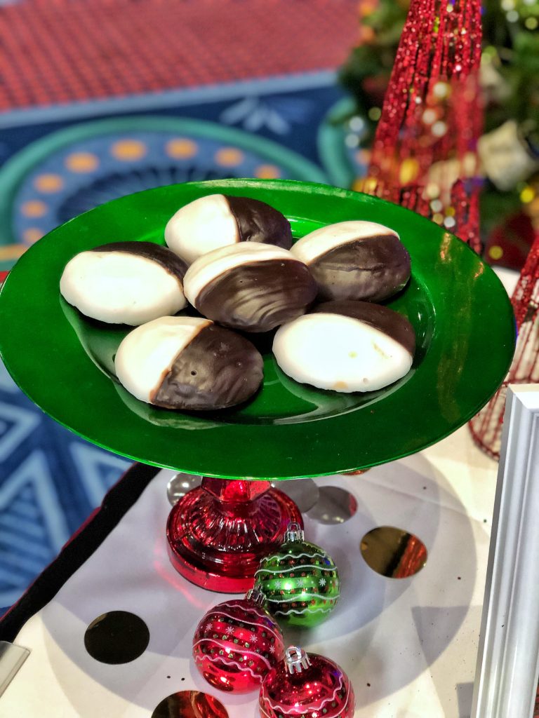 What’s Vegan at the Epcot International Festival of the Holidays? - Black and White Cookie