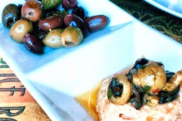 Vegan Walt Disney World - Epcot - Spice Road Table - Hummus and Olives