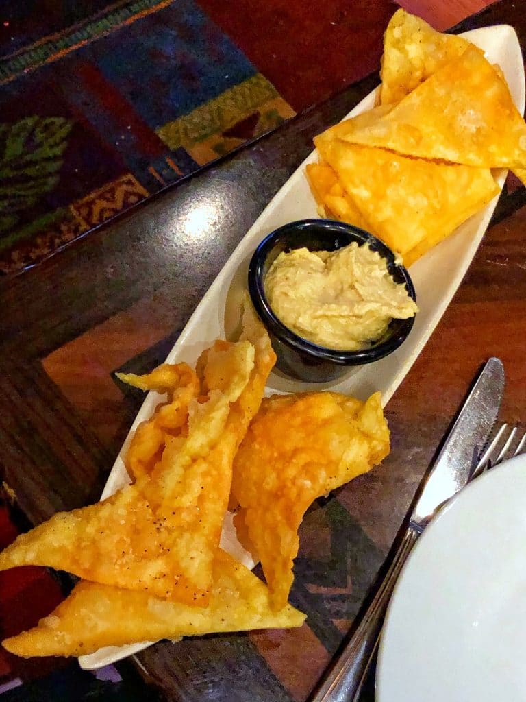 Vegan Disney Food Review: Dinner at ‘Ohana in Disney’s Polynesian Village Resort chips hummus