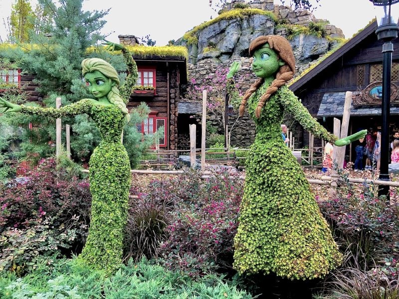 Anna and Elsa topiary EPCOT Norway