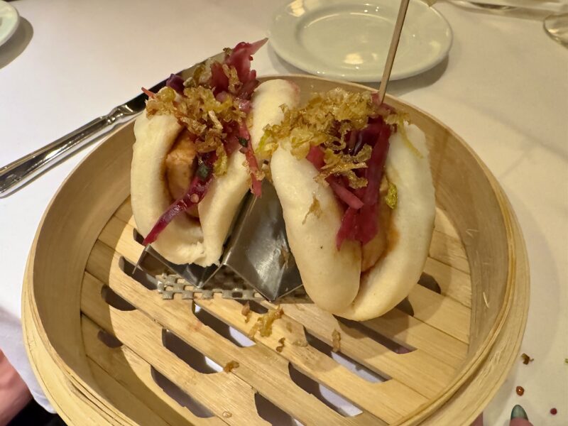 Jollywood Nights-Vegan-Foodie-Guide tofu bao